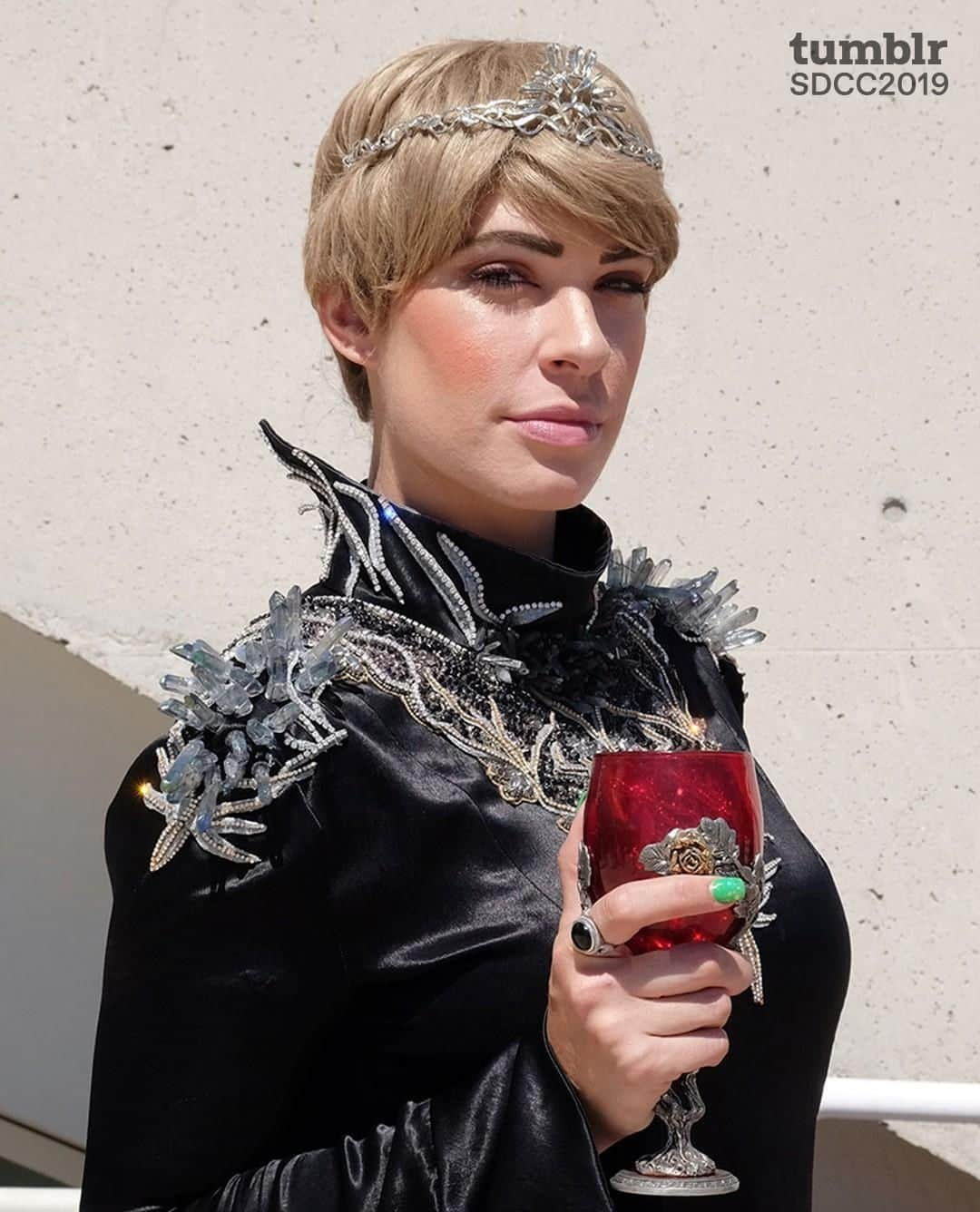 Tumblrさんのインスタグラム写真 - (TumblrInstagram)「When you play the #GameOfThrones, you win or you die. We'd call this cosplay by @casterly_fox a winner! Check out our 🔗 in bio for more cosplays and our full #SDCC2019 coverage. 📸: @lynaecook」7月24日 3時15分 - tumblr