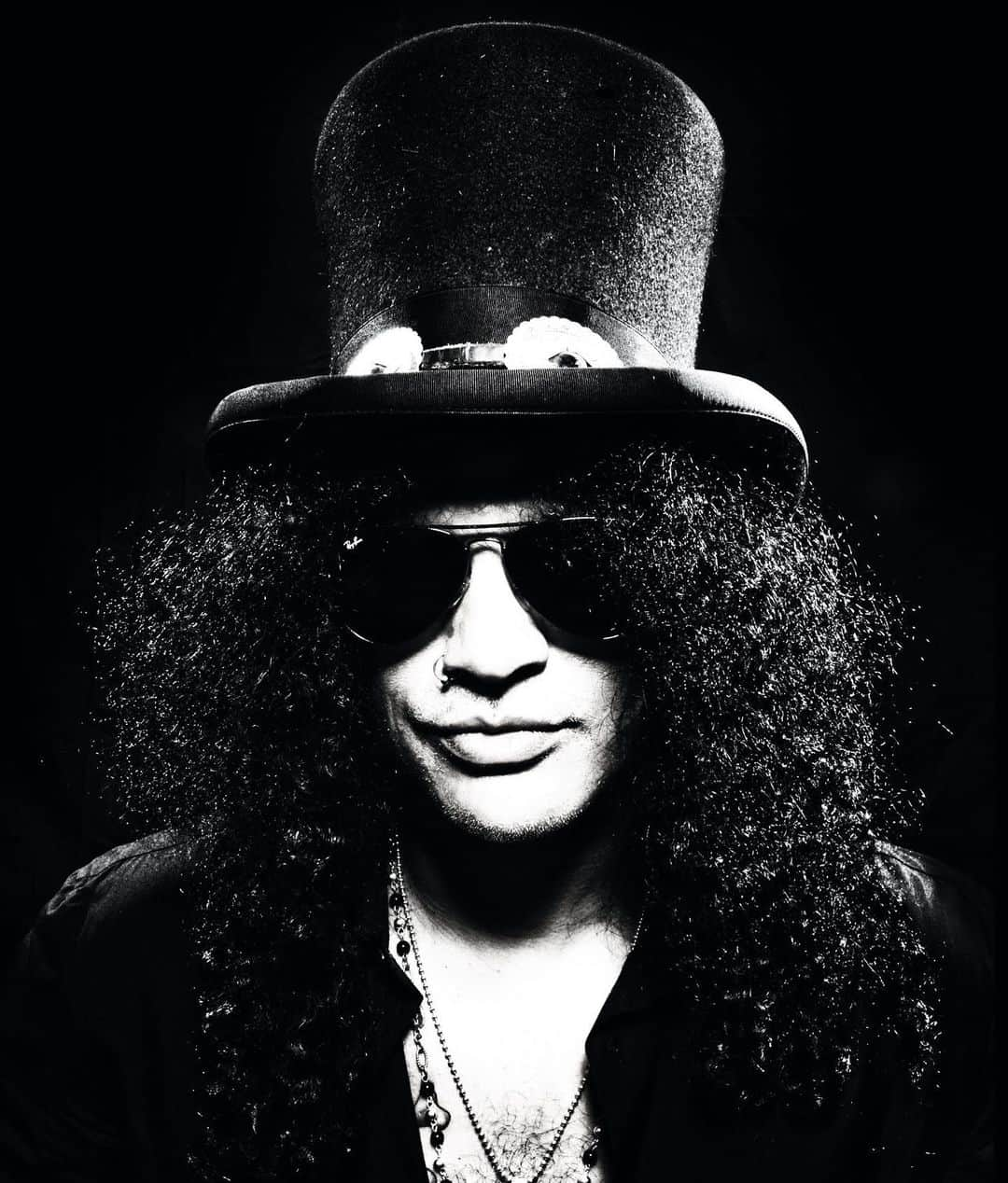 Kerrang!さんのインスタグラム写真 - (Kerrang!Instagram)「Happy 54th birthday to the unstoppable, inimitable, incomparable @slash. 🎩 Or as he would say: iiii]; )’ . . . #slash #gunsnroses #gnr #velvetrevolver #slashssnakepit #saulhudson」7月24日 3時26分 - kerrangmagazine_