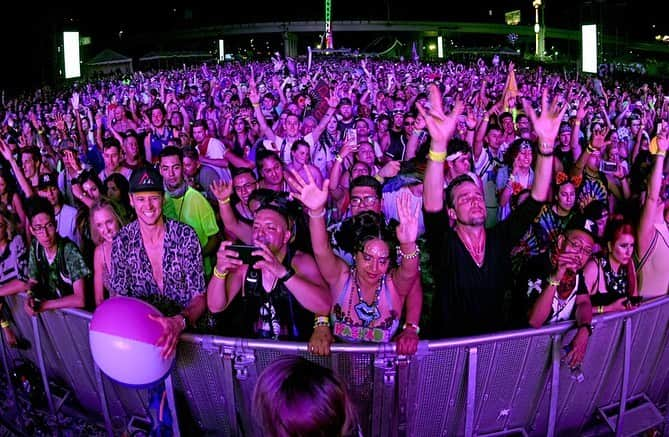 カスケイドさんのインスタグラム写真 - (カスケイドInstagram)「Thank you Colorado @globaldanceus full photo album by @markowensphoto up now - link in bio」7月24日 3時44分 - kaskade