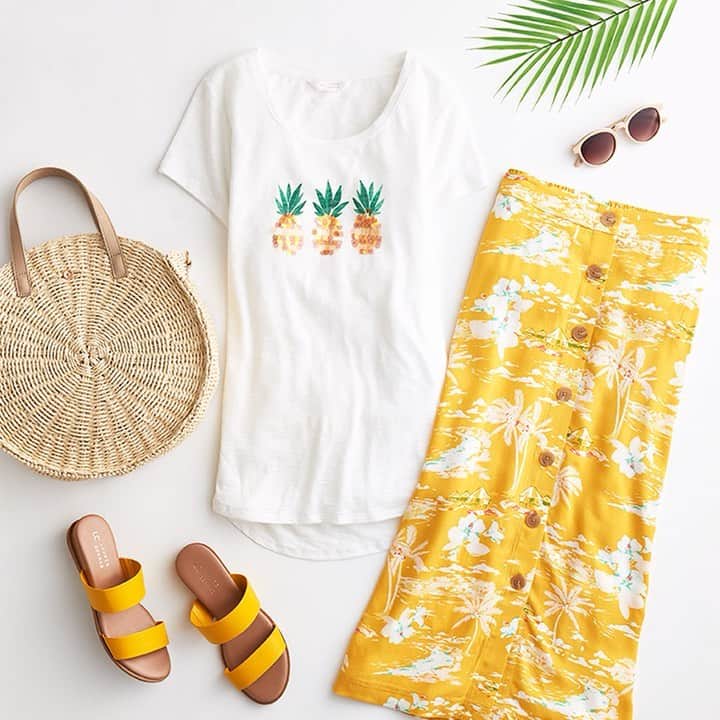 ロック&リパブリックのインスタグラム：「Gentle reminder to book that vacation. 😊Tap to shop the @lclaurenconrad getaway #ootd. #lclaurenconrad #Kohls」
