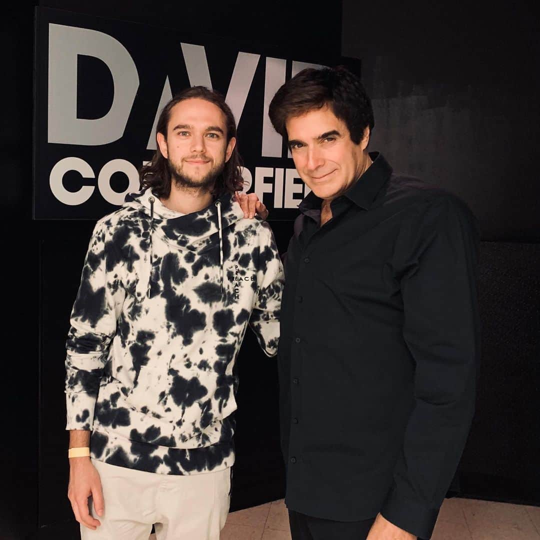 ゼッドさんのインスタグラム写真 - (ゼッドInstagram)「Thought I was hardworking until I met this guy.  Very inspiring to meet u @d_copperfield ☺️」7月24日 4時18分 - zedd