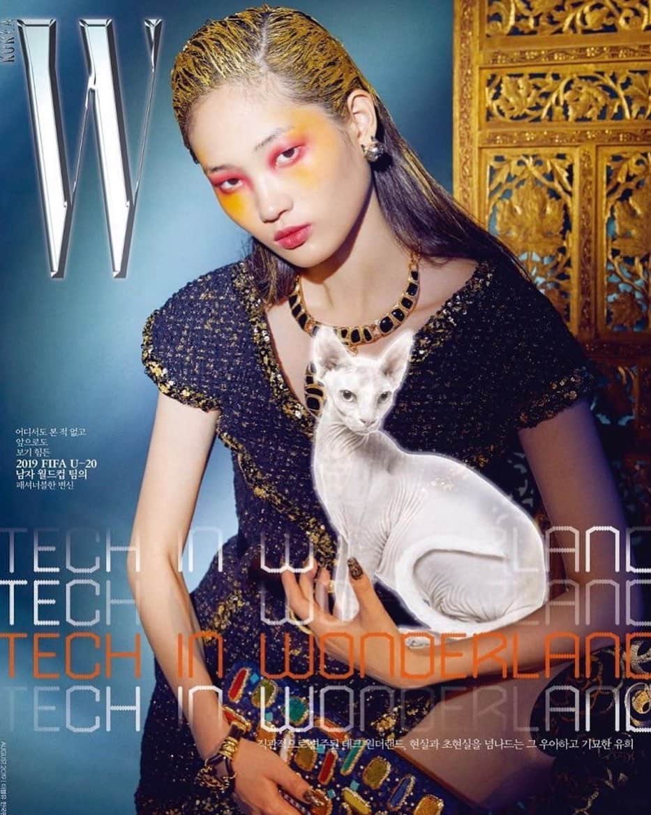 IMG Modelsさんのインスタグラム写真 - (IMG ModelsInstagram)「Hyunji in Wonderland. 👾 @iamhyunjishin covers the August ‘19 issue of @wkorea. #📷 @studioioo #👸🏻 #IMGstars」7月24日 4時12分 - imgmodels