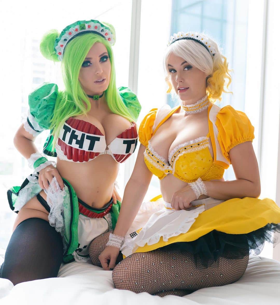 Jessica Nigriさんのインスタグラム写真 - (Jessica NigriInstagram)「💎💣TELL ME YOUR FAVORITE THING ABOUT MINECRAFT DOWN BELOW and ill pick a random person to build my minecraft house next to 💎💣 I realized I never posted this shot with my babe @megturney !! My creeper maid and her Tower of Pimps (it's a @gavinfree thing haha)  Costumes made by us! Photo by @beethyphotography #minecraft」7月24日 5時00分 - jessicanigri