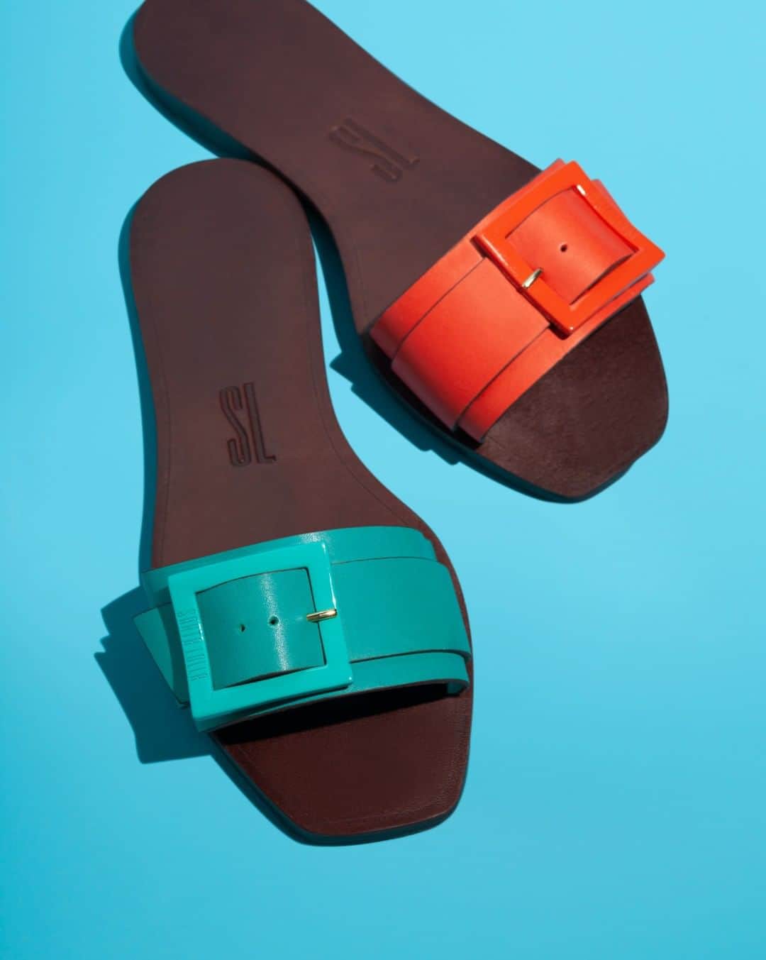 Santa Lollaさんのインスタグラム写真 - (Santa LollaInstagram)「Essas são as flats que vão deixar o nosso verão super colorido 🎨 [ R$199,90 cada ] #santalollaverao20 #colorflats」7月24日 5時01分 - santa_lolla
