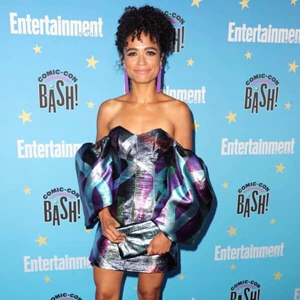 のインスタグラム：「The beautiful and talented #Laurenridloff spotted at Comic Con with our Erin Clutch. ⠀⠀⠀⠀⠀⠀⠀⠀⠀ We’re thrilled to hear that she will be Marvel‘s first deaf superhero playing the role of #Makkari in The #Eternals along with Angelina Jolie & Salma Hayek among others. ⠀⠀⠀⠀⠀⠀⠀⠀⠀ Congrats @Laurenridloff ! Can’t wait to see you on the big screen next year.  #sdcc2019 #deaftalent #MCU #celebstyle #ingechristopher」