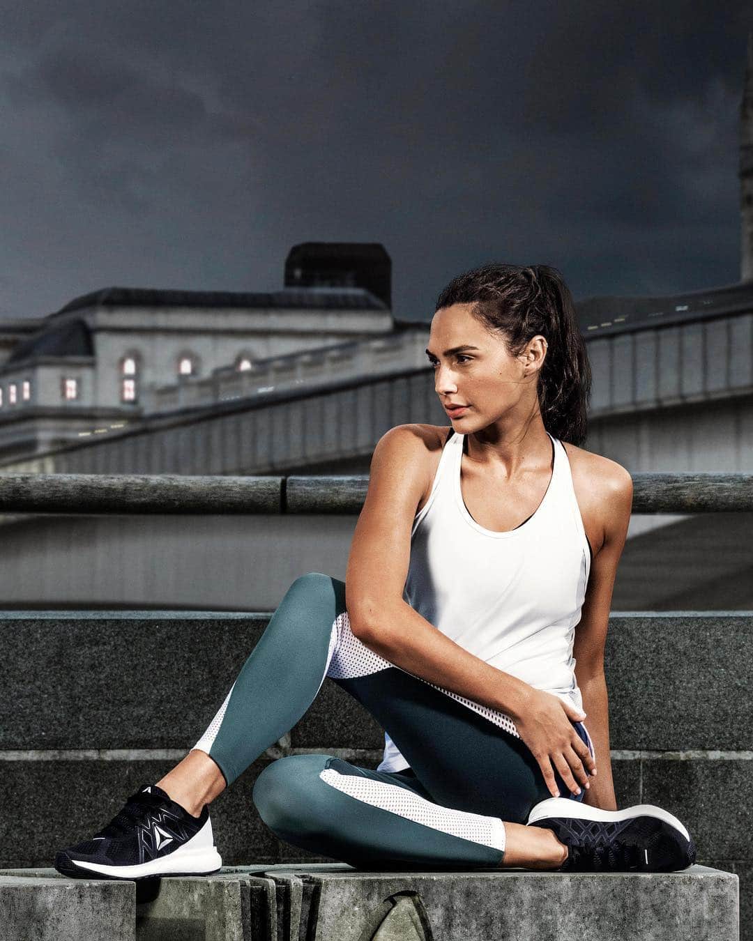 Reebokさんのインスタグラム写真 - (ReebokInstagram)「Energized comfort for wherever the road might take you. | @gal_gadot in Forever Floatride Energy. Tap to shop.」7月24日 5時04分 - reebok
