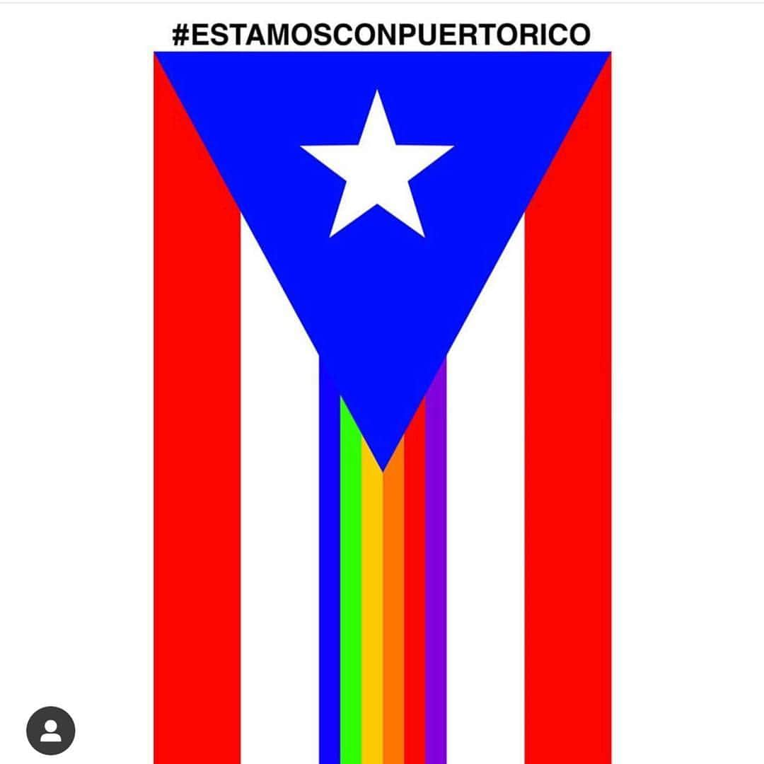 ジョン・レグイザモさんのインスタグラム写真 - (ジョン・レグイザモInstagram)「Ricky no sea necio y renuncia!  #standupforpuertorico #rosellorenuncia」7月24日 5時42分 - johnleguizamo