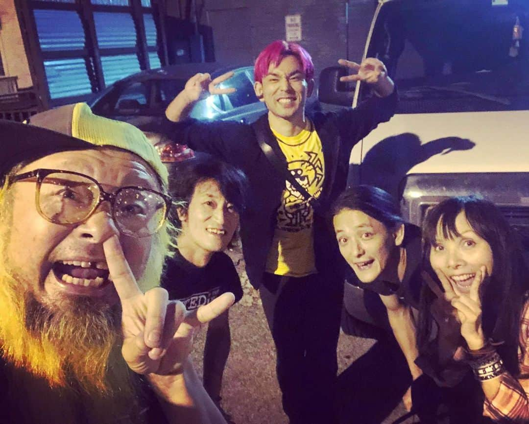 PINKY DOODLE POODLEさんのインスタグラム写真 - (PINKY DOODLE POODLEInstagram)「We had a very good time last night! Thank you so much, Peelander-Yellow, Musuki Aruvavo Lee and Johnk Wray!! Hope to see you again soon!! . . . #pinkydoodlepoodle  #pdp  #ustour2019  #highenergyrocknroll  #livemusic #rockmusic #rock #rockband  #japanese #japaneserockband #ustour #livetour  #tourlife #musicianlife #musician #gibsonguitars #gibsonbass #gibson #eb3 #lespaul #marshallamps #vintage #femalebassist #femalevocalist」7月24日 7時12分 - pinkydoodlepoodle