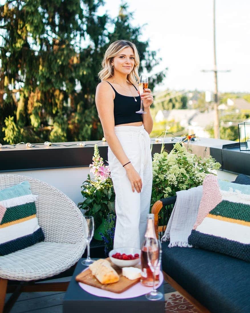 Monica Churchさんのインスタグラム写真 - (Monica ChurchInstagram)「I decided to decorate my rooftop for the summer featuring @usaanko! Their new flagship store in Lynnwood is filled with tons of awesome lifestyle products from clothing to room decor at amazing prices! For more details, check out my stories. Plus, I am collaborating with Anko to give 20 of you an Anko Summer Essentials Basket filled with summer cups, a notebook, tea towels and a candle and faux flowers! To enter: 1. Like this photo 2. Follow @usaanko and @monicachurch 3. Tag a friend below (each tag counts as an entry) —— Winner will be contacted on 7/26. *20 winners will be able to pick up their gift baskets at the Lynnwood store #inspiredbyanko #ankopartner」7月24日 7時16分 - monicachurch