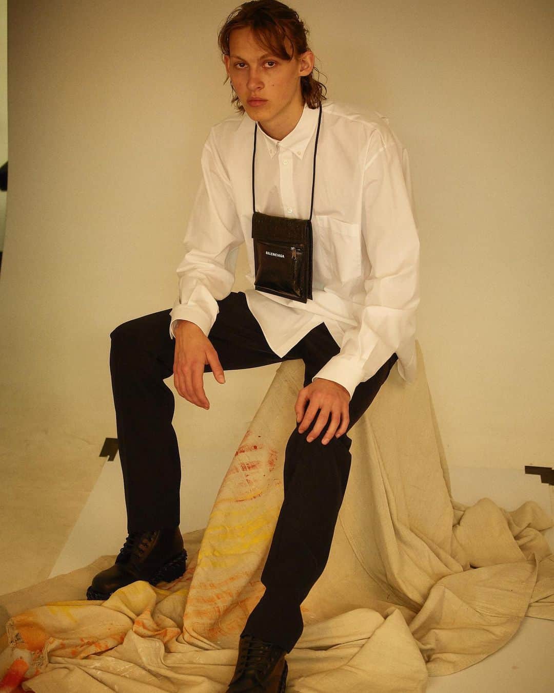 バーニーズ・ニューヨークのインスタグラム：「Back to basics in @balenciaga. Head to our site to see the latest drops from the brand.  Photographed by: @primo__iii」