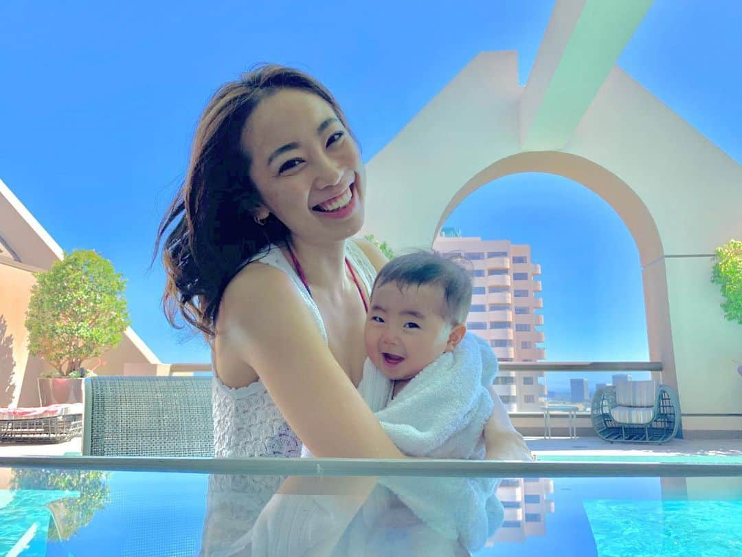 吉井絵梨子さんのインスタグラム写真 - (吉井絵梨子Instagram)「Happy Ellen 🦄💛 . . . #workingmom #sky #blue #baby #babygirl #mom  #happybaby #missgrandjapan  #family #lalife #babyfashion  #momlife #mommylife #erikoyoshii  #ミスグランドジャパン  #夏 #ママ #働くママ #育児 #新米ママ #赤ちゃんのいる生活 #ママライフ  #赤ちゃん  #ロサンゼルス #吉井絵梨子 #おはよう」7月24日 7時27分 - supermamaeriko