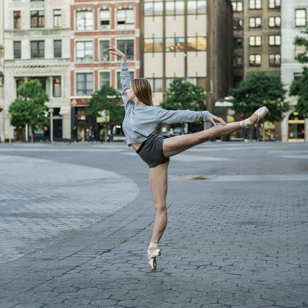 ballerina projectさんのインスタグラム写真 - (ballerina projectInstagram)「We will be celebrating the 18+ years of the Ballerina Project as we near our conclusion. Here is a look back at that the moments that best represent the project from the past 2 decades.  Here is a collection of images from my first shoot with Isabella. #ballerina - @isabellaboylston #newyorkcity #unionsquare #eastvillage #meatpackingdistrict #ballerinaproject #ballerinaproject_ #ballet #dance #pointe #isabellaboylston #pointeshoes  Only 7 Ballerina Project limited edition prints are left for purchase. Link is in our Instagram profile to purchase one today.  The Ballerina Project book is now available for pre-order. Go to @ballerinaprojectbook for pre-order link and info. #ballerinaprojectbook」7月24日 7時31分 - ballerinaproject_