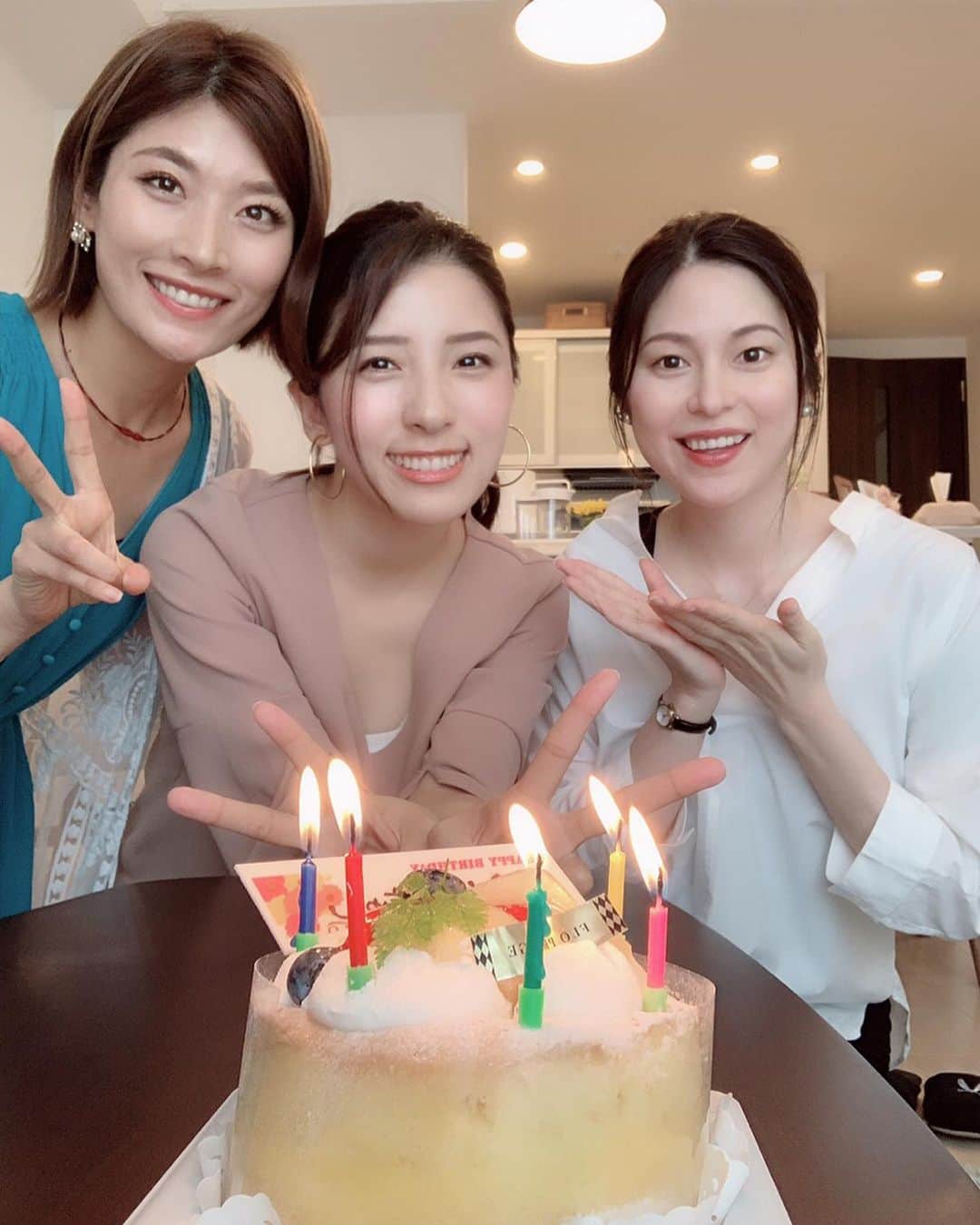 西谷綾子のインスタグラム：「💛👭💜👭❤️👭💚👭💙 楽しくて面白くて学びと刺激あり♡ #いつもありがとう #大好き ♡♡」