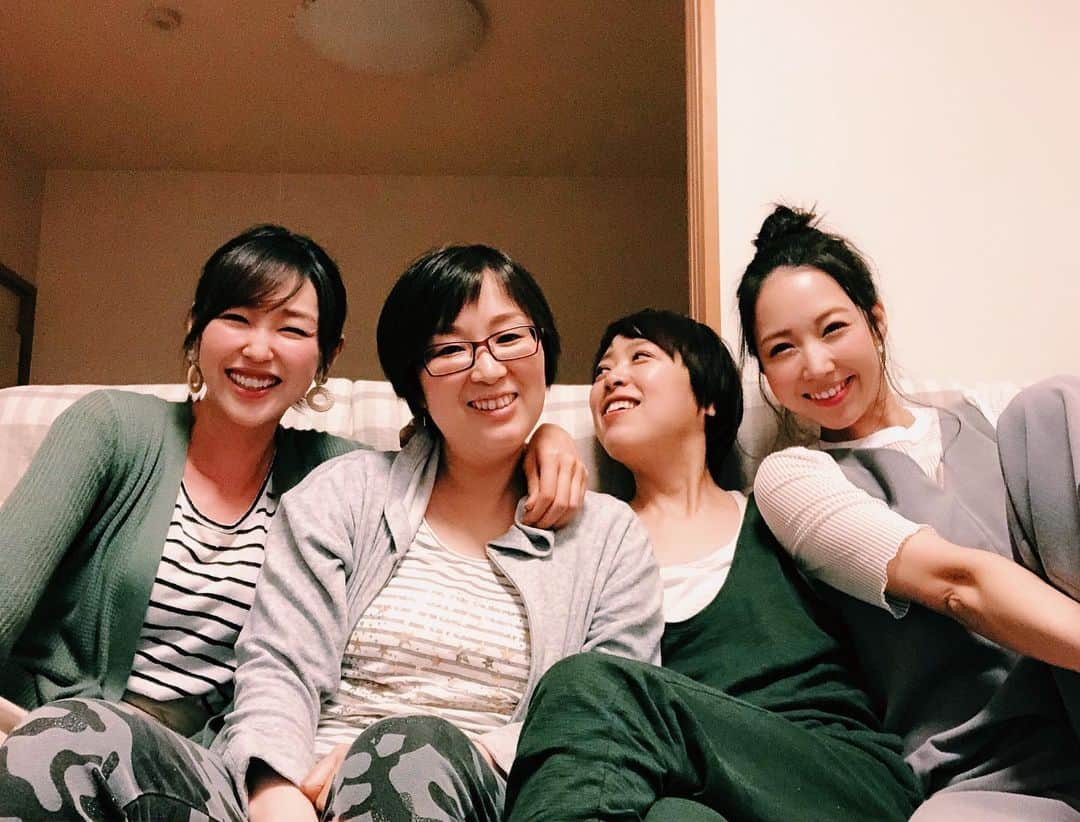 崎本ゆかりさんのインスタグラム写真 - (崎本ゆかりInstagram)「. 柴又花火大会❁ ほっこり。 楽しいしかなかった〜♡ 昔ながらの景観が残った帝釈天参道は誘惑がいっぱい！ 久々に行けてよかった〜好きだな〜柴又。また行く♡ (4枚目の動画、音量注意です) . . #柴又花火大会#柴又#大好きな街#ほっこり#楽しい#夏#夏の思い出#夏の風物詩#花火#葛飾納涼花火大会#仕事仲間#love  #fireworks#shibamata#tokyo#japan#summer#memories#latergram#fun#happy#thanks#iphonephoto#iphonex」7月24日 7時43分 - yukariiiin5