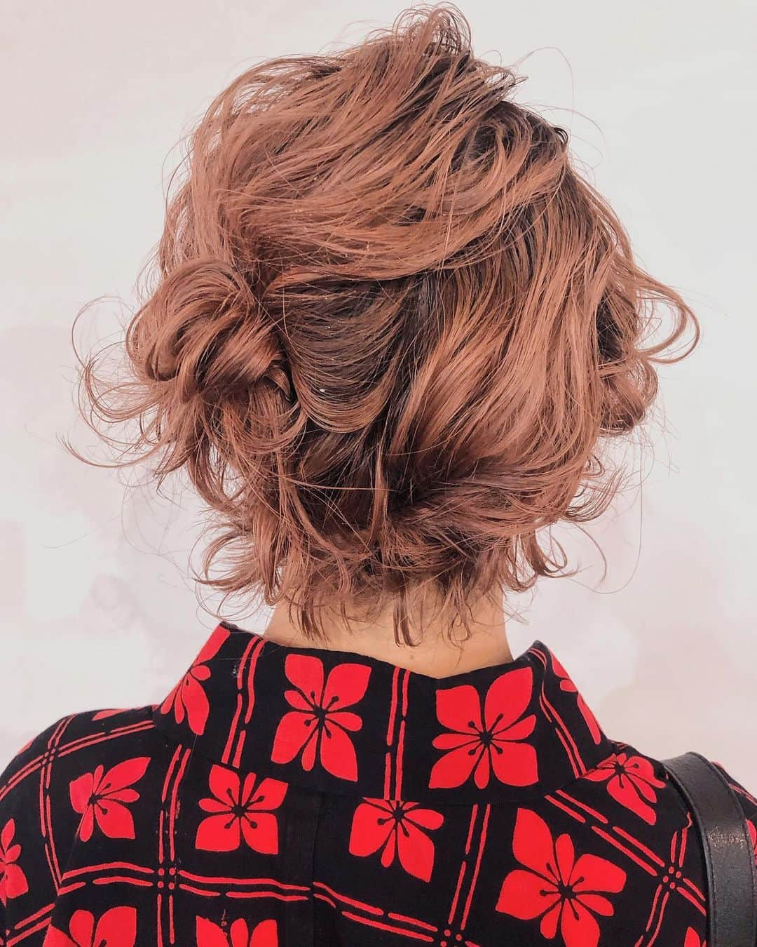 sakincho1028さんのインスタグラム写真 - (sakincho1028Instagram)「ショートヘアの アレンジも、お任せください🌼🐷 #sakinchohair  #hairarrange#hair#arrange#hairset#ヘアアレンジ#アレンジ#ヘアセット#豊橋#美容室#ヘアメイク#出張ヘアメイク#ブライダルヘア#ウェディングヘア#結婚式#花嫁#花嫁ヘア#浴衣ヘア#ショート#ショートアレンジ」7月24日 8時09分 - sakincho1028