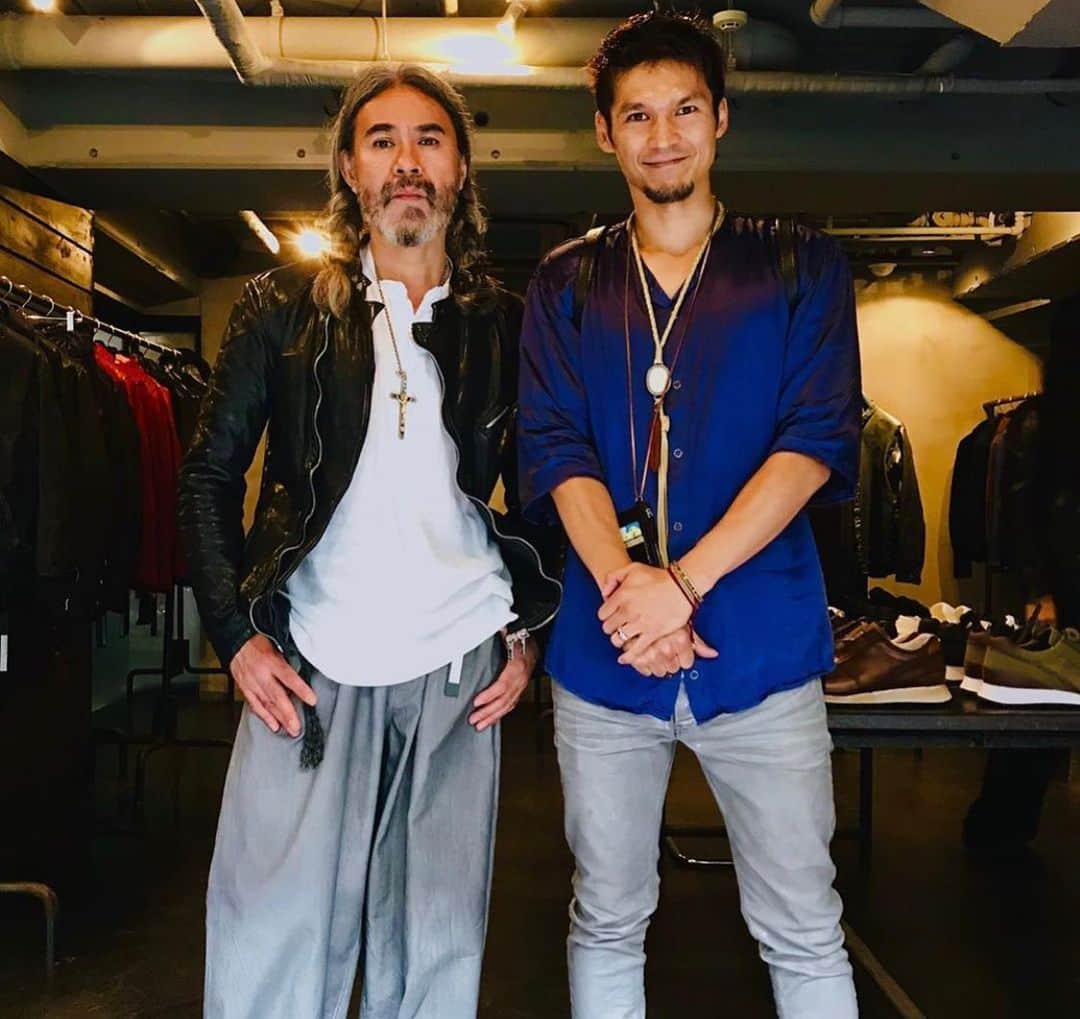 のインスタグラム：「BACKLASH展示会にて後輩の石川直生と、 相変わらずナイスガイだね❗️」