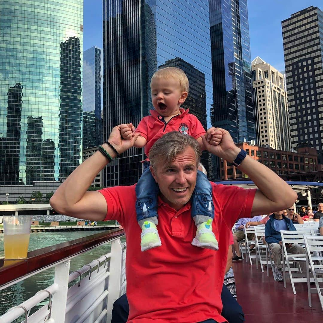 スーザン・ペターセンさんのインスタグラム写真 - (スーザン・ペターセンInstagram)「Enjoyed walking the streets of Chicago with my boys and parents:))」7月24日 18時11分 - suzannpettersen