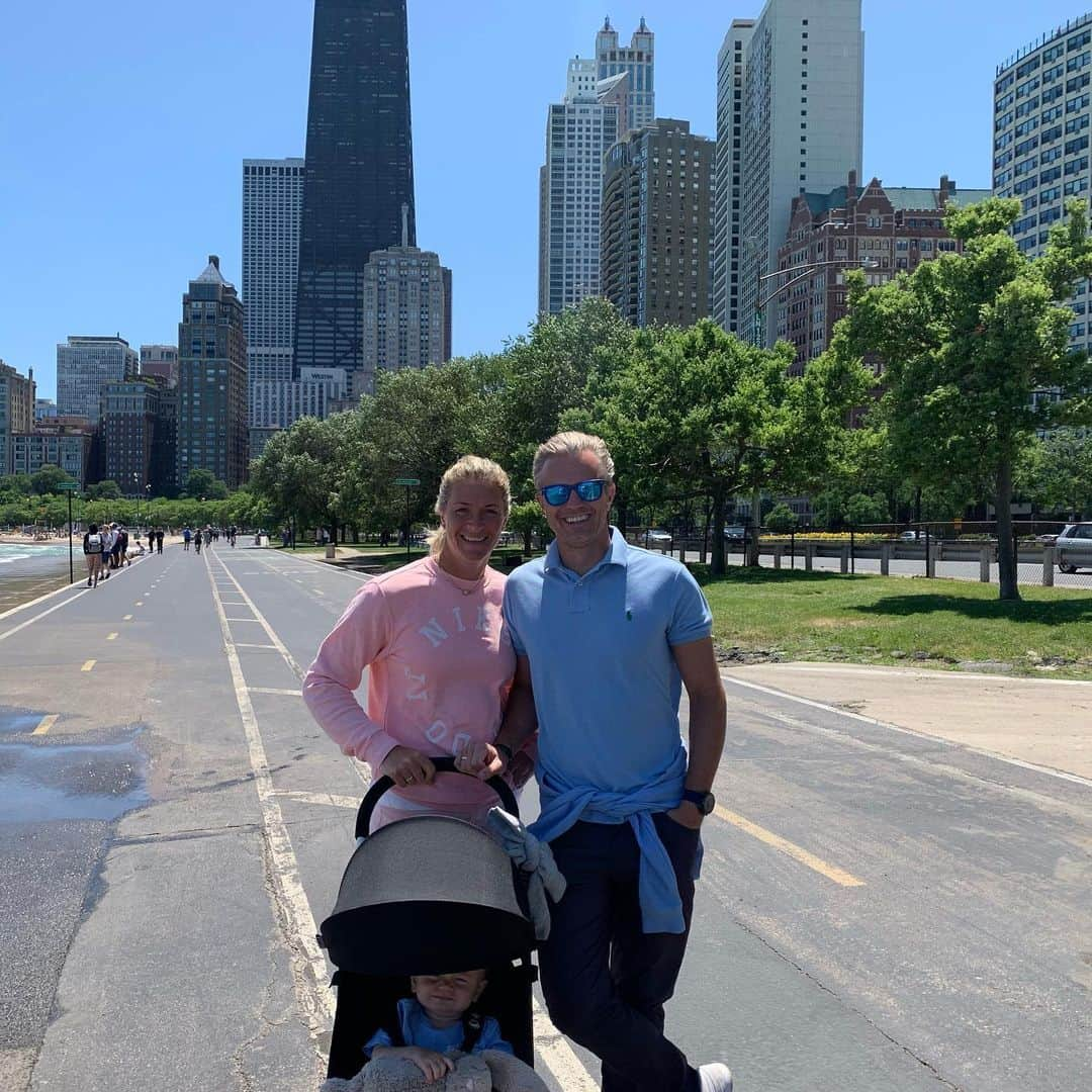 スーザン・ペターセンさんのインスタグラム写真 - (スーザン・ペターセンInstagram)「Enjoyed walking the streets of Chicago with my boys and parents:))」7月24日 18時11分 - suzannpettersen