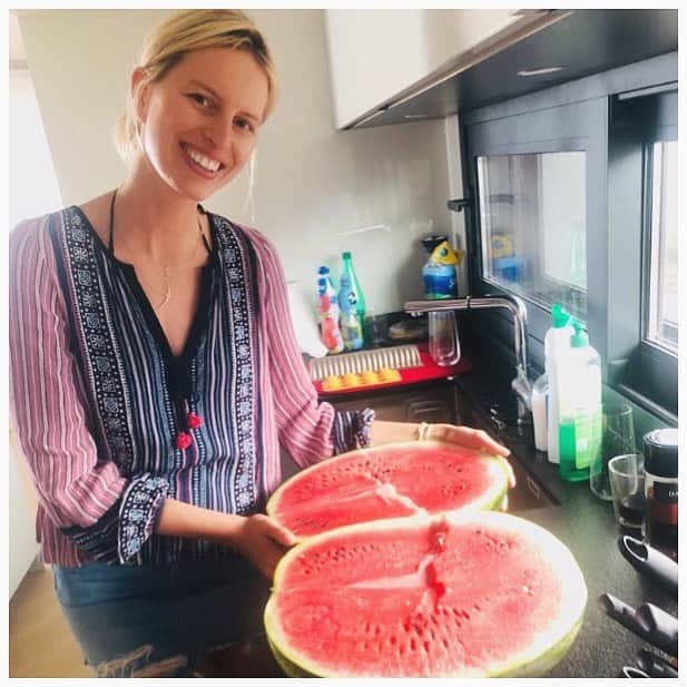 カロリナ・クルコヴァさんのインスタグラム写真 - (カロリナ・クルコヴァInstagram)「Good morning from Kaplankaya! 😍 Did you see my instastories  with my tip for juice watermelon? 🍉 You can check in highlist #familyvacation ❤️ Greetings from Turkey 💋#familytime #KK」7月24日 18時15分 - karolinakurkova