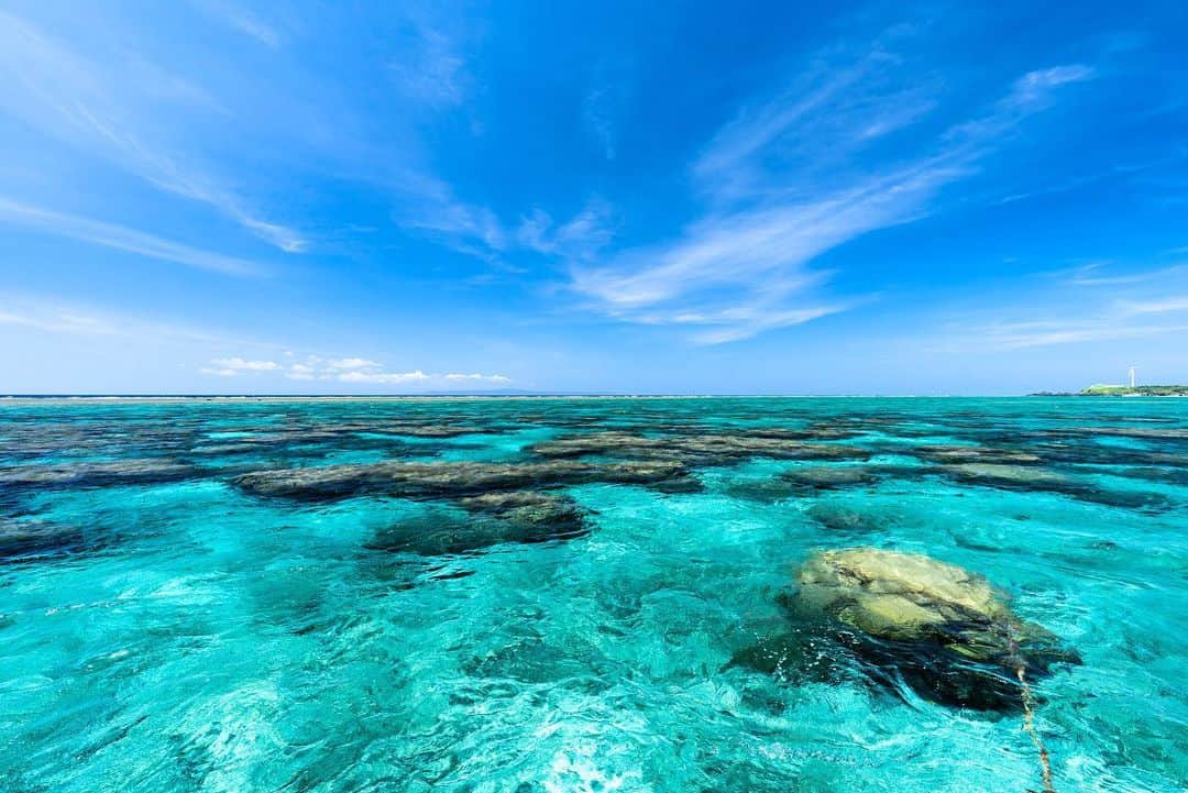 Syuuichi Yamadaさんのインスタグラム写真 - (Syuuichi YamadaInstagram)「波照間の海にも似てる 与論のサンゴ礁🏝🐠 この後泳いだけど 透明度メッチャ高かった💦✨」7月24日 18時18分 - yama_ok5