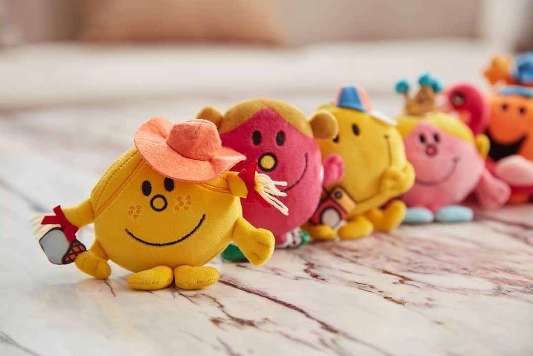 The Ritz-Carlton, Osakaさんのインスタグラム写真 - (The Ritz-Carlton, OsakaInstagram)「人気絵本シリーズ「Mr. Men Little Miss」のキャラクターたちがザ・リッツ・カールトン大阪にやってきました！ . 8月31日までの間、アジア太平洋地域の指定プロモーション参加ホテルにご宿泊されたMarriott BonvoyTMエリート会員のお子様（12歳以下）を対象に、Mr. Men Little Missのぬいぐるみチャームをお1人につき1つプレゼントします。ホテルに泊まって、新しいお友だちと出会いましょう！ . 詳細はMarriott Bonvoy Asiaのウェブサイトをチェック！ . . Say hello to our newest travel companions at The Ritz-Carlton, Osaka! Until August 31st 2019, children (aged 12 or below) of Marriott Bonvoy Elite members will receive a limited-edition Mr. Men & Little Miss mini plush, exclusively available at selected hotels and resorts in Asia Pacific. . Terms and conditions apply. Visit Marriott Bonvoy Asia for more information . . . . . . . . . #ritzkids #marriottbonvoy #children #リッツキッズ #RCMemories #theritzcarltonosaka #osaka #japan #hotels #luxury #夏の旅行 #親子旅行 #大阪 #ザリッツカールトン大阪 #リッツカールトン #夏休み #家族旅行 #家族旅行大阪  #子供 #家族ホテル #大阪ホテル #子連れ旅行  #大阪キッズ #mrmenmisslittle #プレゼント #夏の思い出 #マリオットボンボイ #夏のキャンペーン #ぬいぐるみ」7月24日 18時21分 - ritzcarlton.osaka