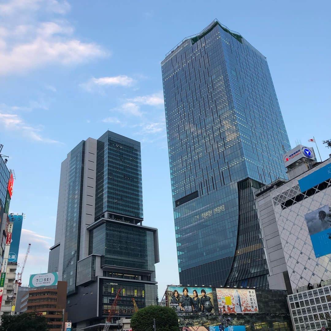 亀田誠治のインスタグラム：「渋谷サンセット。 今日もあとひとがんばり。😉」