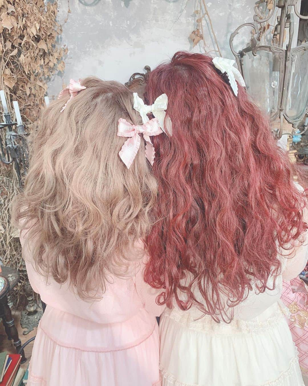 青木美沙子さんのインスタグラム写真 - (青木美沙子Instagram)「@pinkhouse_press さんと @erinko0315 ちゃんとコラボでお洋服を作らせて頂きました💓 詳細は8月1日に発表します🧸 ロリータちゃんにも着やすいワンピースやリボンいっぱいの可愛らしいものなどすごくすごく可愛くできたので楽しみ💓 最後に動画メッセージあるから見てね→ #pinkhouse」7月24日 18時33分 - misakoaoki