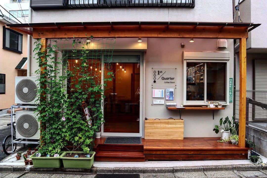 石井輝明さんのインスタグラム写真 - (石井輝明Instagram)「桜新町。 今日はトークダンテです。 20時からルミネtheよしもとにて。 和みますよ。  #1stquarter #cafe #coffee #カフェ #東京カフェ #桜新町カフェ #カフェ芸人 #和ませます #和ませ屋といっても過言ではない #和ませることしかできない #こちらのカフェも和みました #和みの輪 #和み会 #和みダンテ」7月24日 18時42分 - comandanteishii