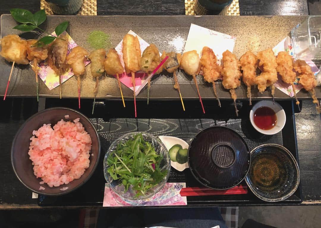 小川沙樹さんのインスタグラム写真 - (小川沙樹Instagram)「祇園四条にある舞妓飯🍚 お値段はちょっとお高めですが、色々な種類の天ぷらが食べられるので大満足です🤤 ご飯の味付けは季節によって変わるので今は写真のものとは違うと思いますが、きっと今の季節のご飯も美味しいはず！」7月24日 18時52分 - ogawa__saki