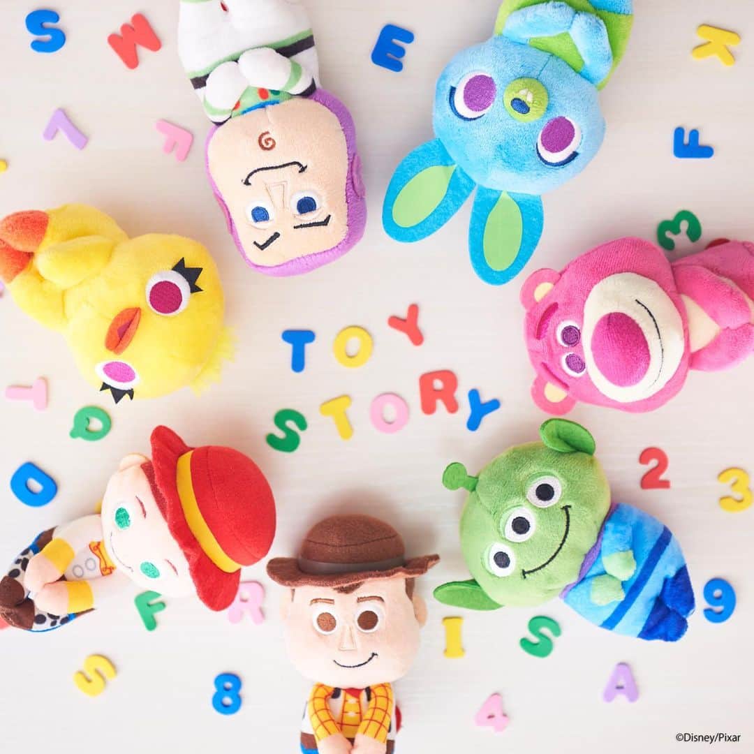 ちょっこりさん【公式】のインスタグラム：「#20190724 * 今日はどんな冒険が待っているかな？ * #ちょっこりさん#ディズニー #ディズニーグッズ#トイストーリー #ぬい撮り#ぬいぐるみ #chokkorisan#disney #takaratomyarts #ぬいぐるみと撮り隊 #disney写真部 #ディズニーグッズ #ちょっこりさん好きな人とつながりたい」