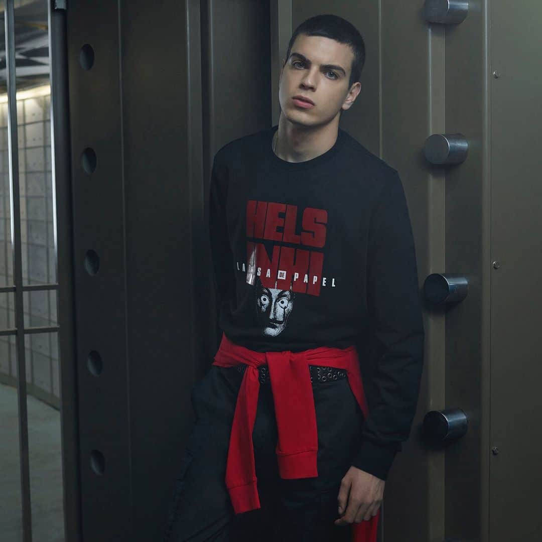 ディーゼルのインスタグラム：「You may be already all done binge-watching @lacasadepapel. But this sweatshirt will last you until the next part. #DieselxLCDP」
