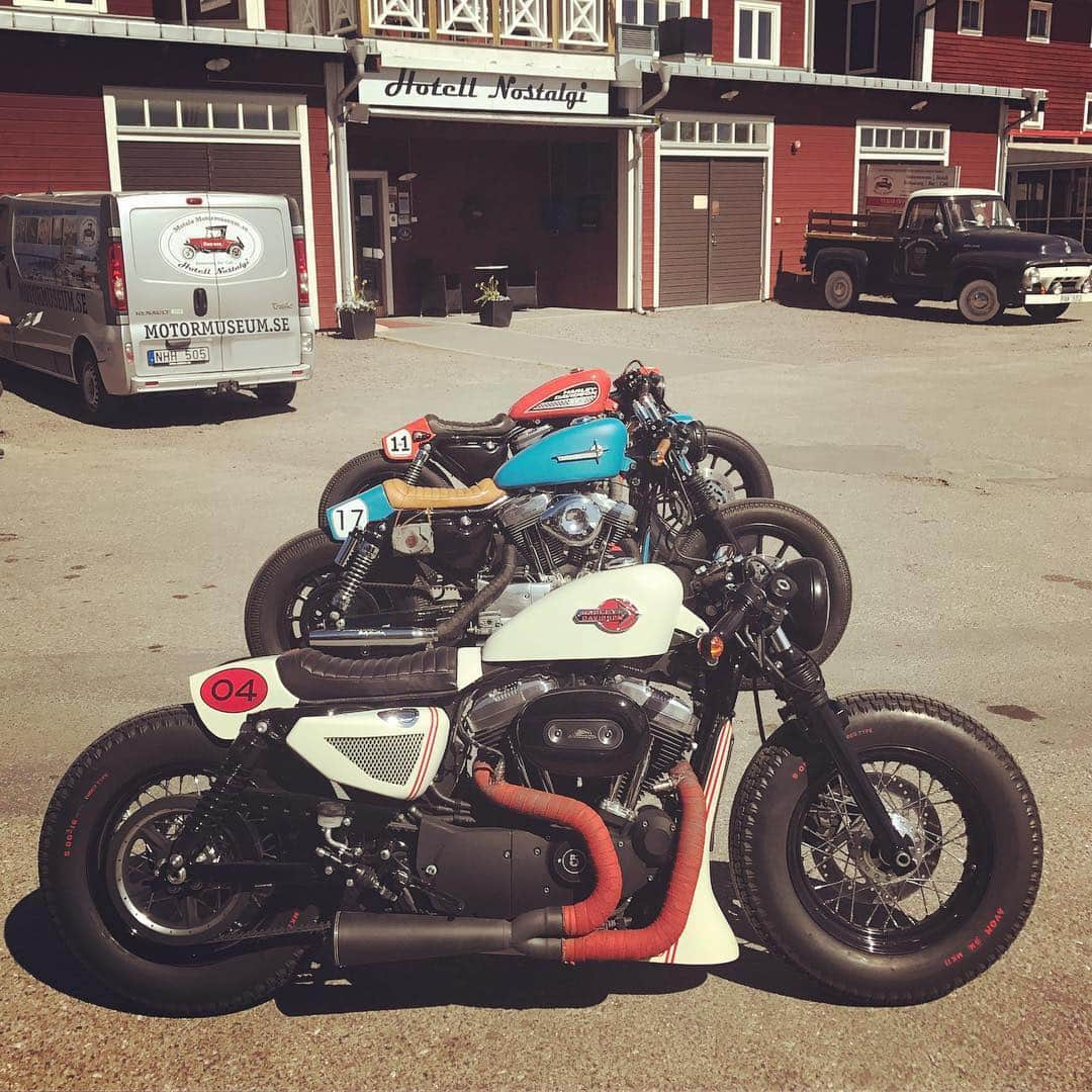 epidemic_motorsさんのインスタグラム写真 - (epidemic_motorsInstagram)「CafeSportsters by Federico Motors @federicomotors #🇸🇪#sportster #harleydavidson #1200 #883 #caferacer #caferacerxxx  #fortyeight  #federicomotors #bonesheart #customkings #custommotorcycle #bikersofinstagram  #ridecafe59 #blacklist #RollYourOwn #swedishdesign #motala #sweden #federicomotors #🏍 #östergötland  #eatsleepshiftrepeat #style」7月24日 18時54分 - epidemic_motors