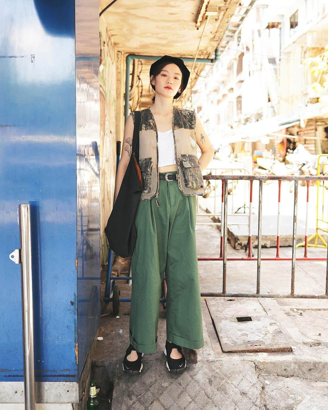 Droptokyoさんのインスタグラム写真 - (DroptokyoInstagram)「BANGKOK STREET STYLE #🇹🇭#bangkok  #streetstyle#droptokyo#bangkok#thailand#streetscene#streetfashion#streetwear#streetculture#fashion#bangkokfashion#portrait#snap #แฟชั่น#ตะครุบ#การถ่ายภาพ#ポートレート#タイ#バンコク Photography: @dai.yamashiro」7月24日 19時02分 - drop_tokyo