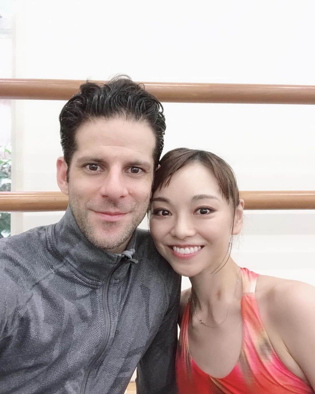 上野水香さんのインスタグラム写真 - (上野水香Instagram)「With my amazing and wonderful partner @marcelua #marcelogomes 📸💗 Rehearsing for #bolero of #rolandpetit with #luigibonino (*´-`) Doing our best for #ferribolleandfriends next week.  #ローランプティ 版 #ボレロ #マルセロゴメス さんと初めて踊ります。#ルイジボニーノ さんにみっちり見ていただきました。  31日からの#フェリボッレアンドフレンズ で踊ります。 がんばります٩( 'ω' )و」7月24日 19時10分 - mizukaueno