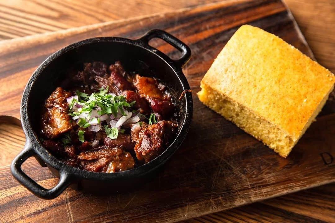 ゼストキャンティーナさんのインスタグラム写真 - (ゼストキャンティーナInstagram)「We're unveiling brand new menu items at Zest Cantina, like our Chunky Texas Style Beef served with freshly made warm, soft cornbread. . #zestcantina #zest #ゼスト #ゼストキャンティーナ #タコス #テックスメックス #tacos #texmex #tokyo #japan #foodstagram #foodporn #instafood #foodporn#foodie #cooking #dinner #tasty#yummy #delicious #hungry #일본 #음식」7月24日 19時13分 - zestcantina_gd