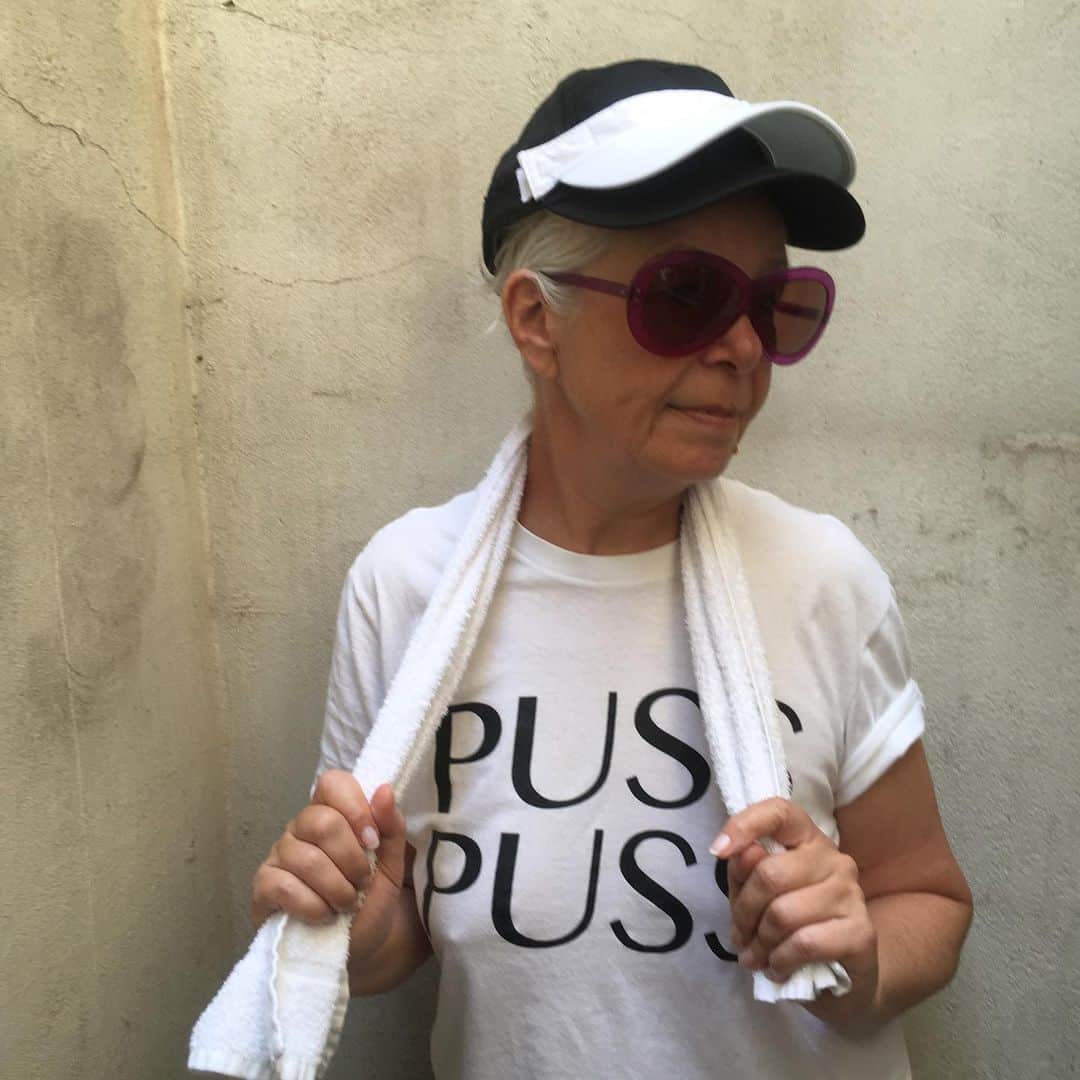 バーンストックスピアーズさんのインスタグラム写真 - (バーンストックスピアーズInstagram)「☀️#ootd Pusspuss T-shirt, Double Peak Cap and a sweat towel. #workwear @cutlerandgross @pusspussmag」7月24日 19時14分 - bernstockspeirs