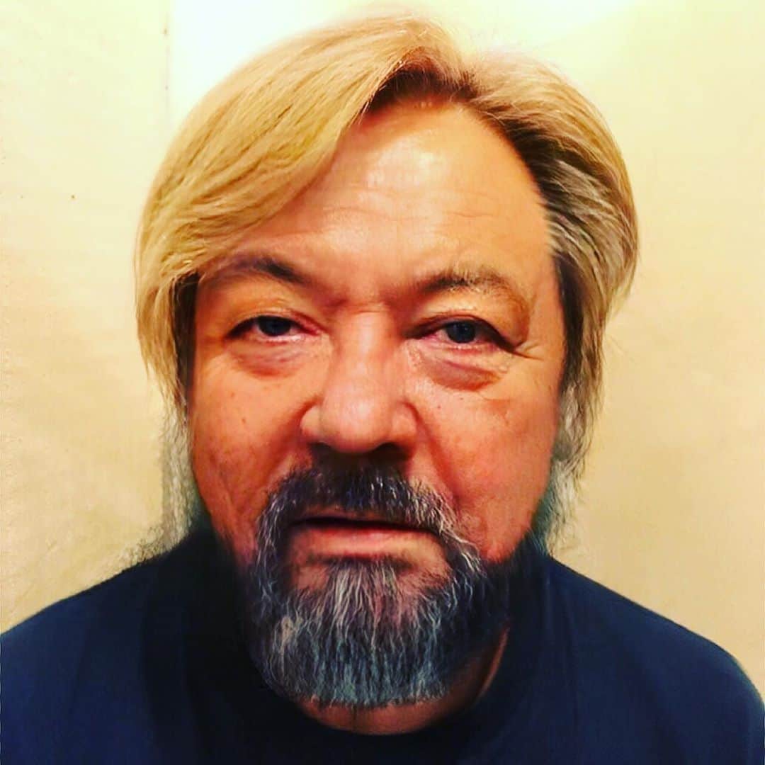 のインスタグラム：「久し振りに会ったメンバーが老けてた😂涙が止まらない。  #175r #oldman  土曜日8フェスお楽しみに！」
