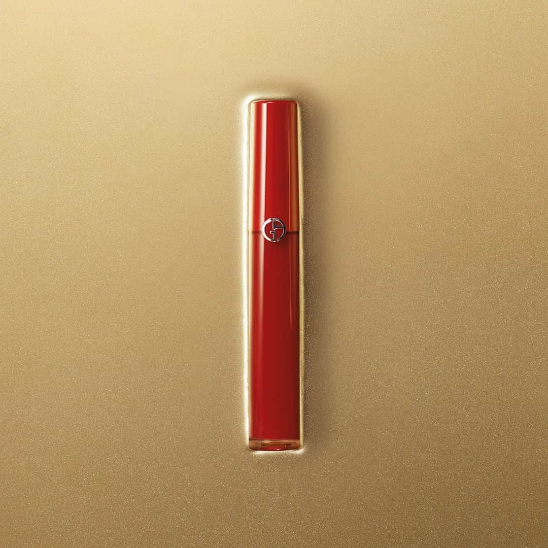 Armani Beautyさんのインスタグラム写真 - (Armani BeautyInstagram)「Velvet matte lip color powered by light, iconic LIP MAESTRO in shade 400 "The Red" is a red carpet must-have for next month's Venice International Film Festival. #ArmaniBeauty #BiennaleCinema2019 #Venezia76 #LipMaestro #makeup」7月24日 19時30分 - armanibeauty