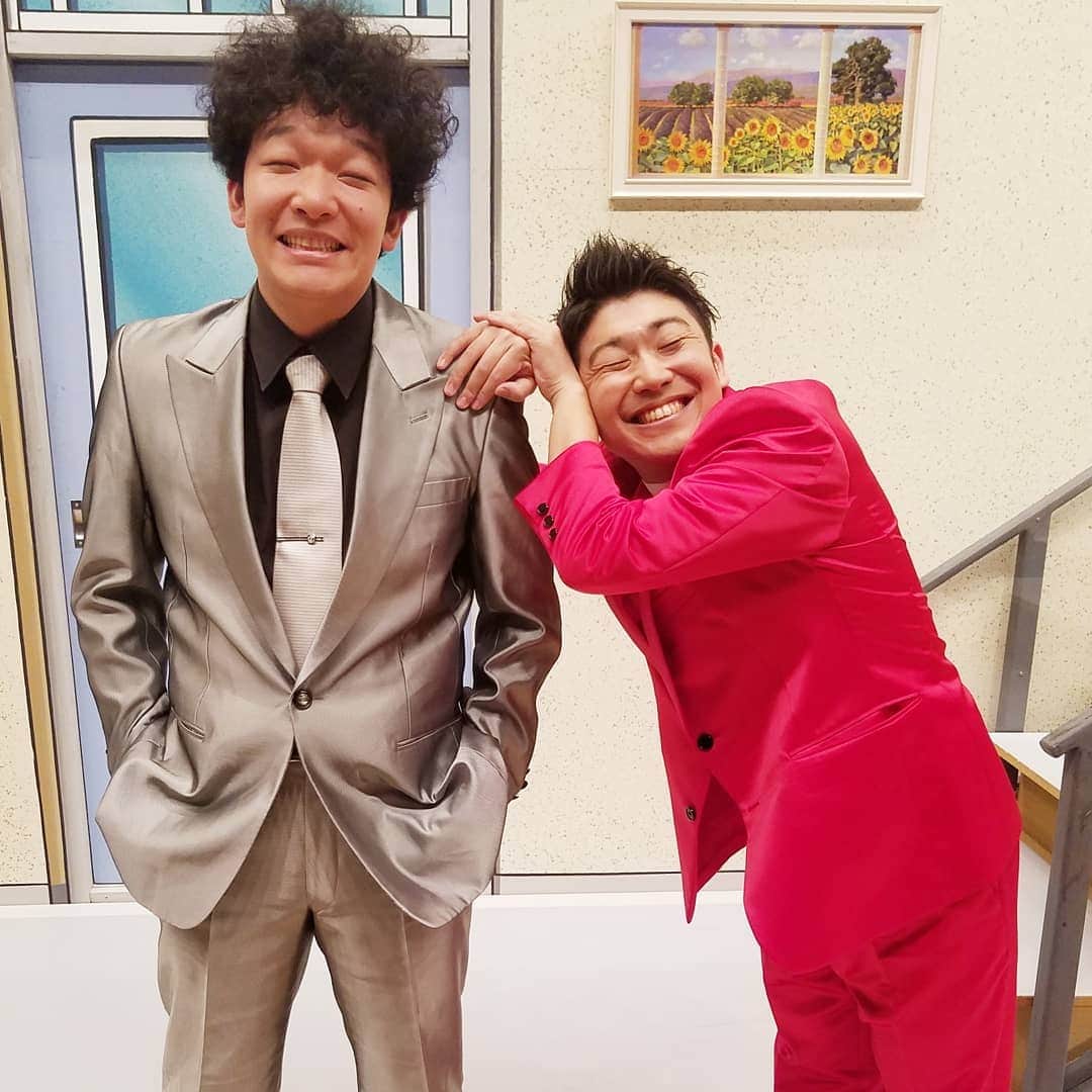 レイチェルのインスタグラム：「今週は名古屋の御園座にて、  久々に、もじゃさんとのコンビで楽しく、いや、  たぁのぉしぃーーーく、やらせていただいておりますよ！  日曜日までやっておりますので、お近くの方は宜しかったら是非是非ですよー！！！！！ 😆😆😆😆😆😆✨✨✨✨✨✨🎶🎶🎶🎶🎶🎶🎶」