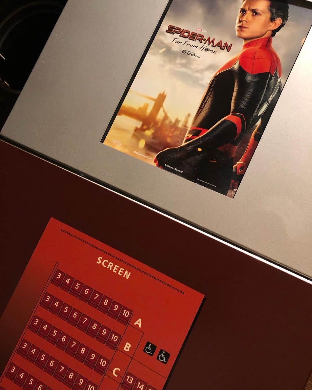 山口祥行のインスタグラム：「やっと観れた！もっとデカイスクリーンて観たかったなぁー‼️で、MCUのフェーズの区切りがよくわからない😅 #スパイダーマン」