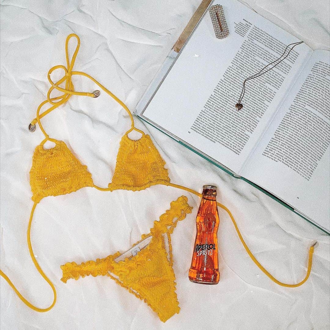 ブルーライフのインスタグラム：「bikinis, books, & spritz ✔️✔️✔️」