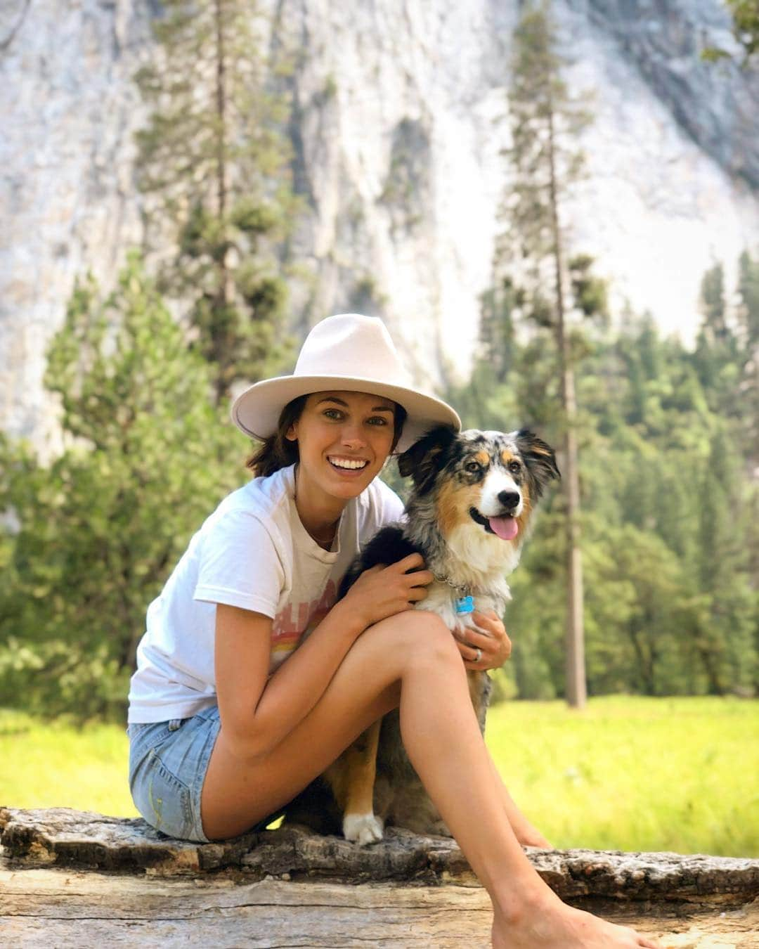 ケラン・ラッツさんのインスタグラム写真 - (ケラン・ラッツInstagram)「I love being spontaneous and getting away and Brittany has always wanted to see Yosemite (especially since we watched @alexhonnold in Free Solo, anyone else see it?) and we figured no better time than the present! So we jumped in the car and had an awesome weekend with each other and our Koda in nature.」7月24日 11時10分 - kellanlutz