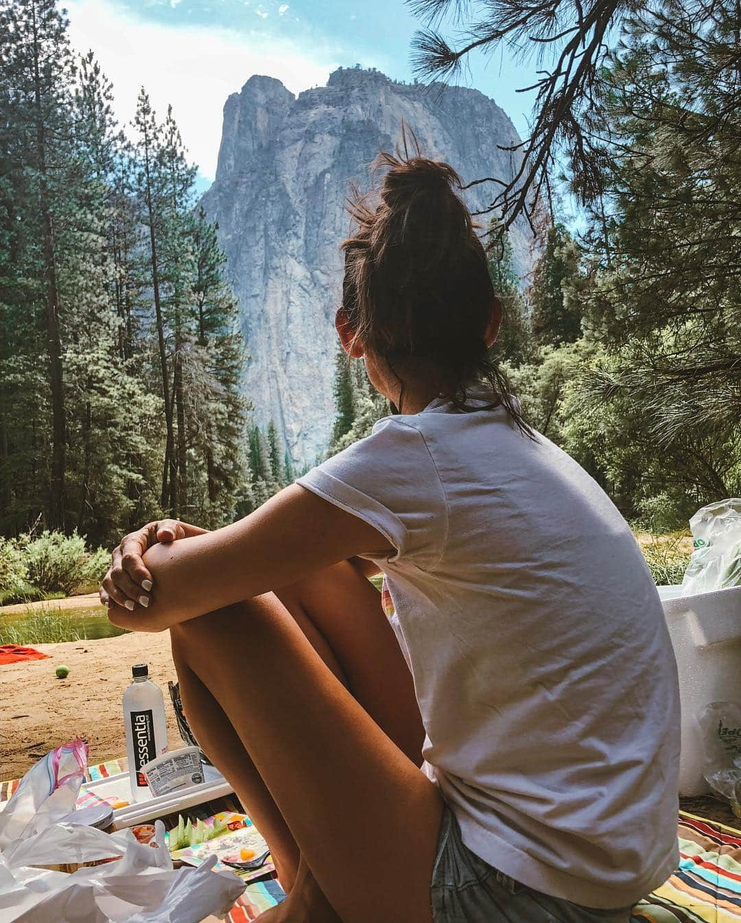 ケラン・ラッツさんのインスタグラム写真 - (ケラン・ラッツInstagram)「I love being spontaneous and getting away and Brittany has always wanted to see Yosemite (especially since we watched @alexhonnold in Free Solo, anyone else see it?) and we figured no better time than the present! So we jumped in the car and had an awesome weekend with each other and our Koda in nature.」7月24日 11時10分 - kellanlutz