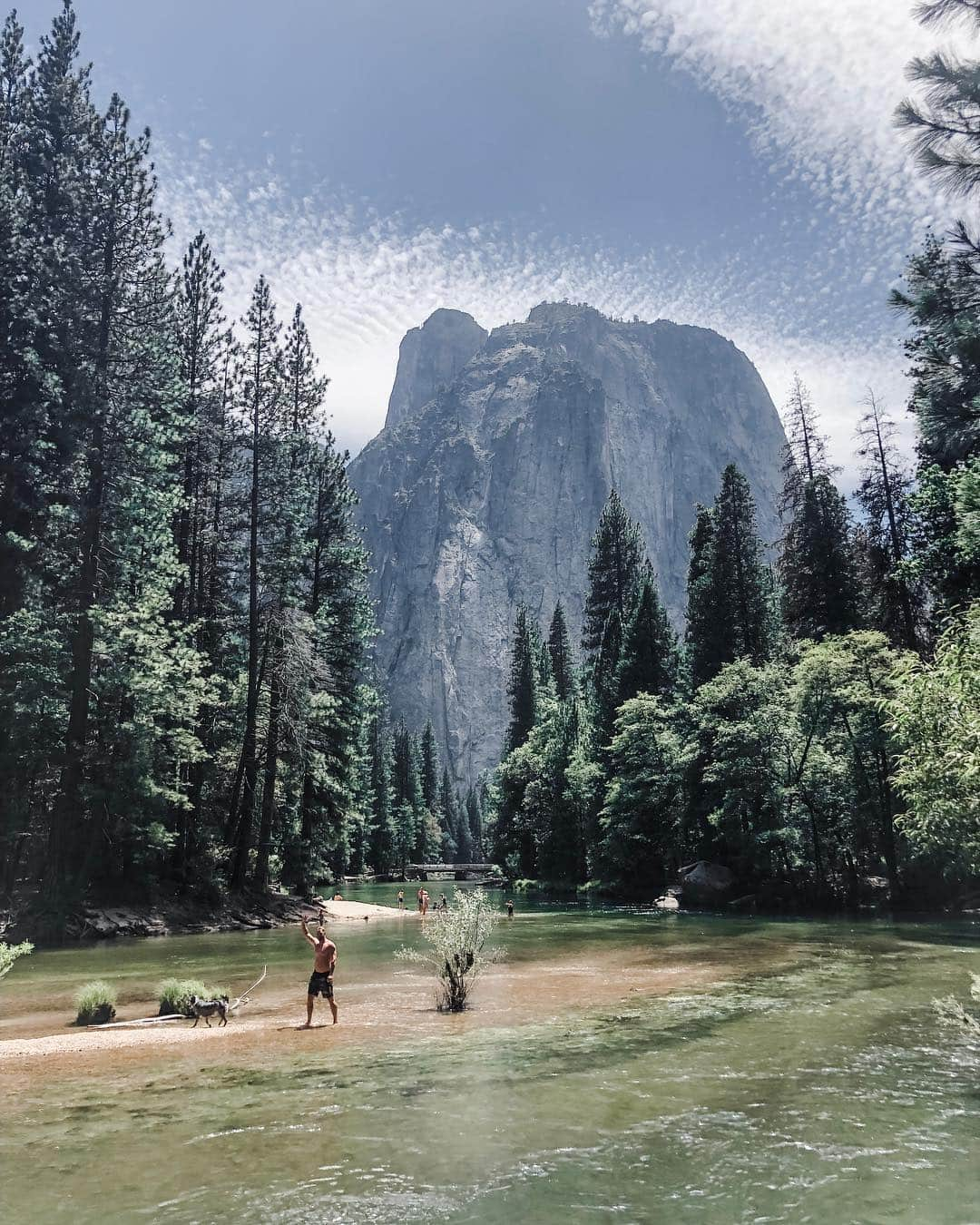 ケラン・ラッツさんのインスタグラム写真 - (ケラン・ラッツInstagram)「I love being spontaneous and getting away and Brittany has always wanted to see Yosemite (especially since we watched @alexhonnold in Free Solo, anyone else see it?) and we figured no better time than the present! So we jumped in the car and had an awesome weekend with each other and our Koda in nature.」7月24日 11時10分 - kellanlutz