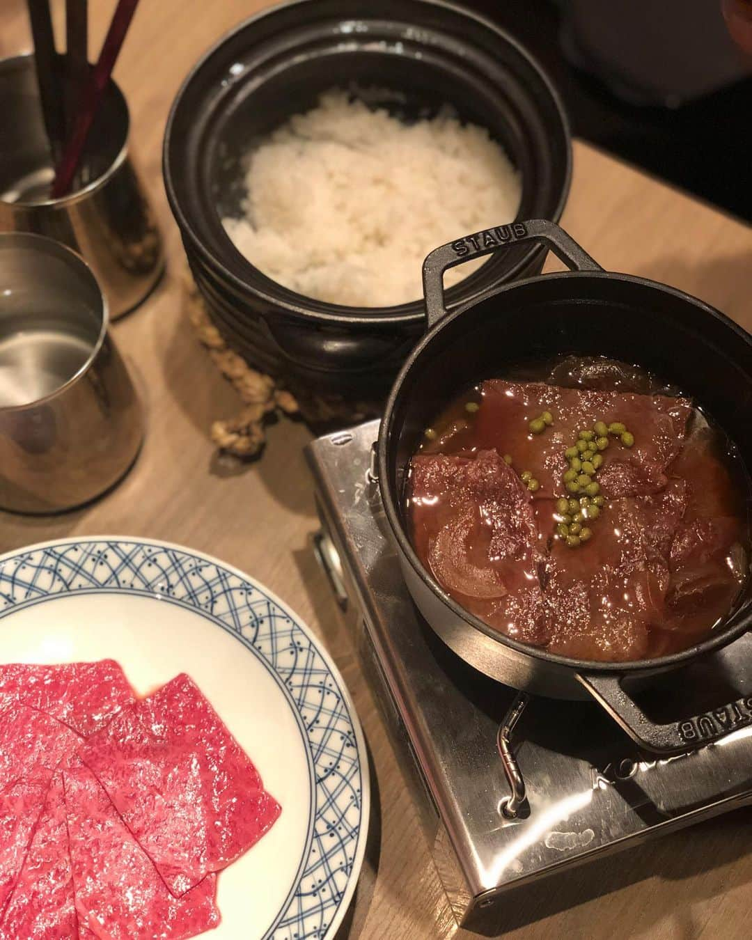 森暖奈さんのインスタグラム写真 - (森暖奈Instagram)「美しいお肉を目の前に嬉しそうすぎる一同。笑 久しぶりにおいしーーい焼肉食べた🥺💖 だいすき2人と天使2人を目の前においしいお肉食べて終始幸せだった🤤  あやすけ焼肉食べた次の日に産まれたって言ってたし早く産まれてきてくれないかなぁぁ👶待ってるよ❤️ 次はママ3人と天使3人だね👼  #あげなおしごめんなさい🥺 #pregnancylife#妊婦生活#妊娠10ヶ月#臨月#ママ#ushigoro#ushigoro西麻布#焼肉#yakiniku」7月24日 11時11分 - moriharuna71