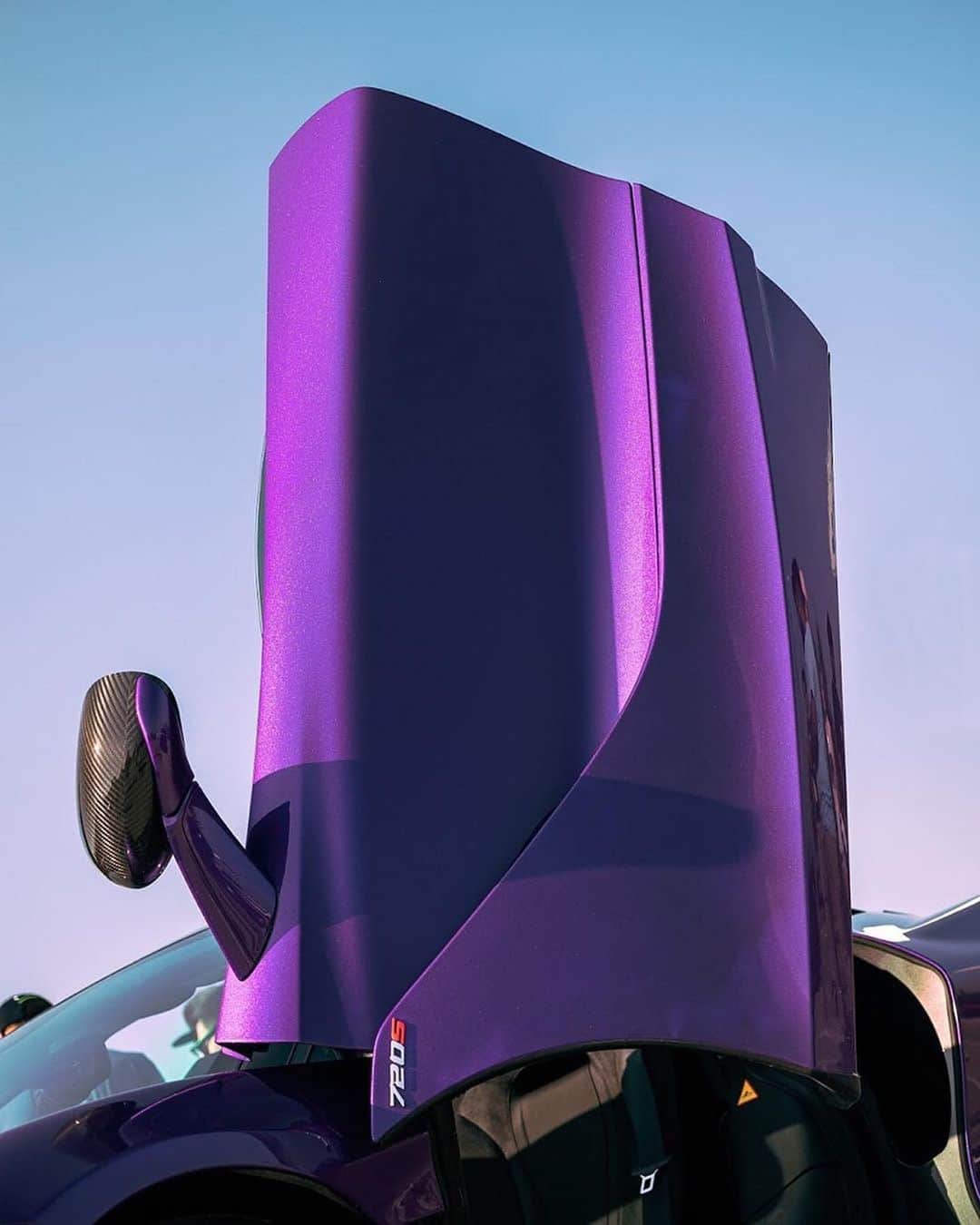 CARLiFESTYLEさんのインスタグラム写真 - (CARLiFESTYLEInstagram)「Purple McLaren 720s 👍🏼or👎🏼? Owner @supercarsteven #carlifestyle @supercarsteven | Photo by @aedanpetty #720s」7月24日 11時21分 - carlifestyle