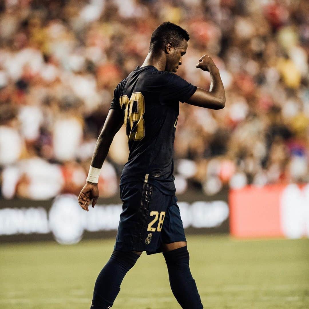 ヴィニシウス・ジュニオールさんのインスタグラム写真 - (ヴィニシウス・ジュニオールInstagram)「Pré-temporada!! @samrobles / @playerstribuneglobal」7月24日 11時43分 - vinijr