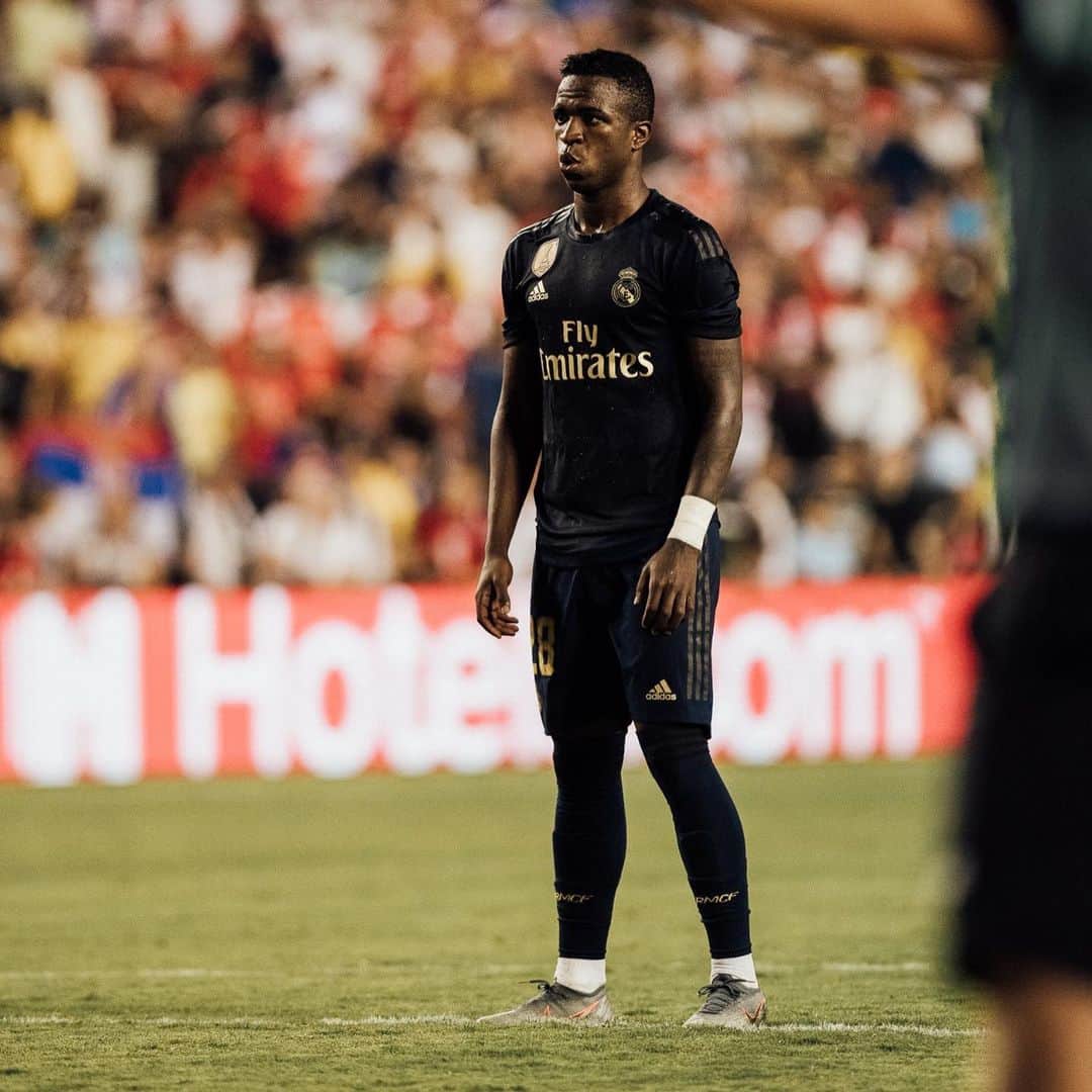 ヴィニシウス・ジュニオールさんのインスタグラム写真 - (ヴィニシウス・ジュニオールInstagram)「Pré-temporada!! @samrobles / @playerstribuneglobal」7月24日 11時43分 - vinijr