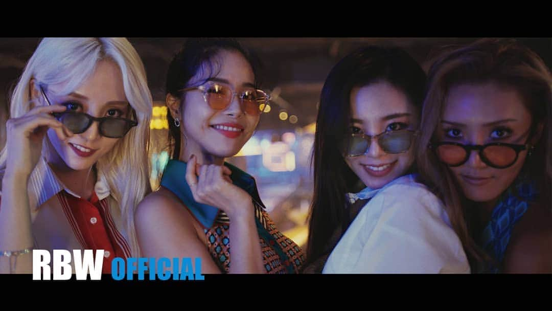 Mamamooさんのインスタグラム写真 - (MamamooInstagram)「. [#마마무]  다 빛이나(Gleam) M/V TEASER 📽 https://youtu.be/rppN9xuDLEc . ✔ 2019.07.24 Wed 6PM(KST)  #MAMAMOO #다빛이나」7月24日 12時00分 - mamamoo_official