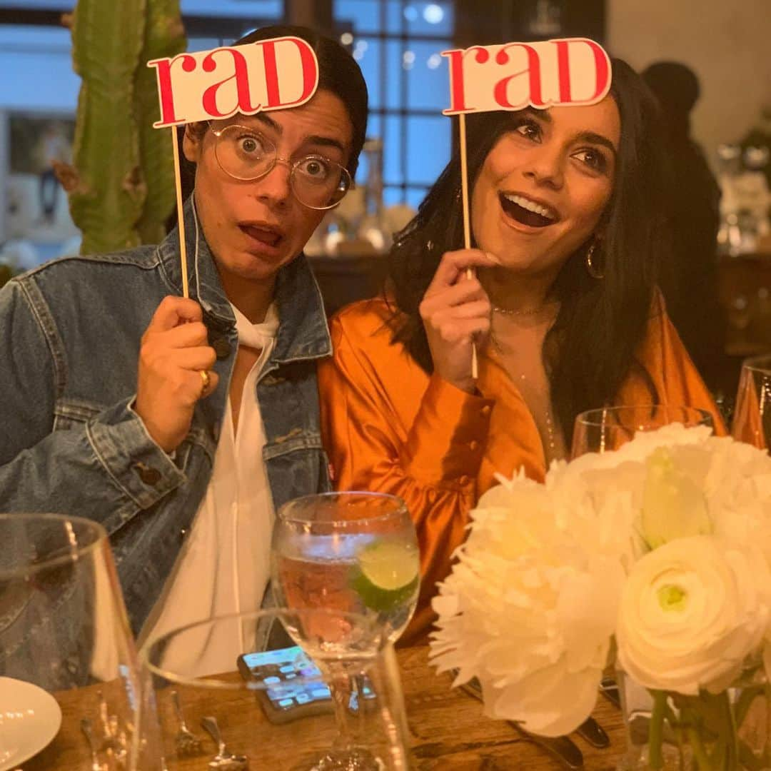 ヴァネッサ・ハジェンズさんのインスタグラム写真 - (ヴァネッサ・ハジェンズInstagram)「Were so rad. @doradberad @lorenzaizzo」7月24日 13時00分 - vanessahudgens